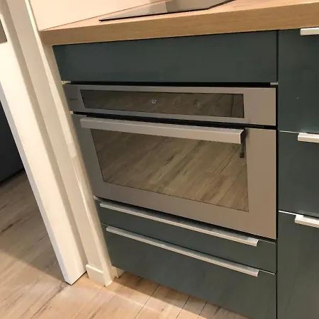 Le Clio Carre D'or *