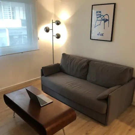 Le Clio Carre D'or *